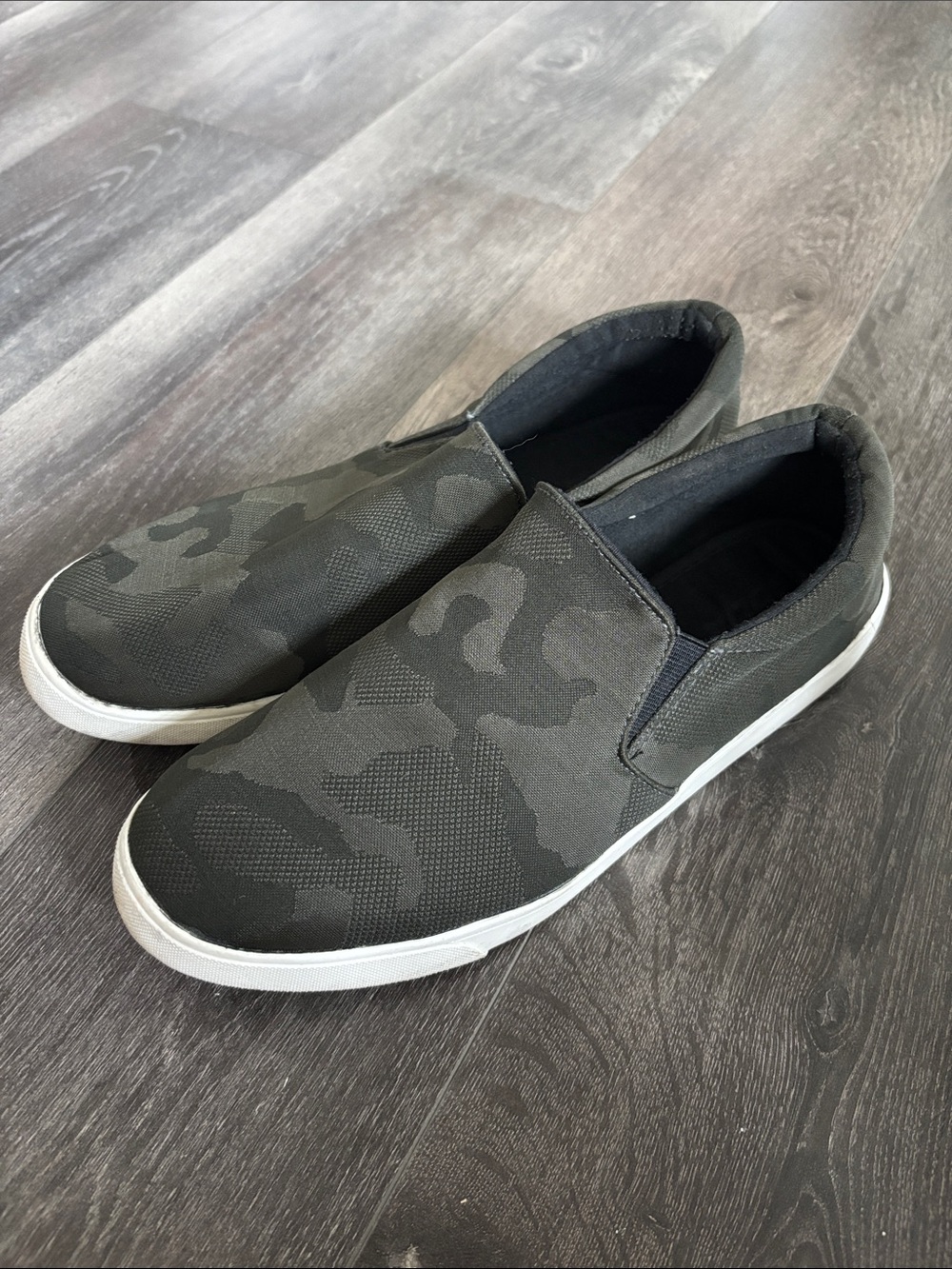 Women’s Slip-On Camouflage Casual Shoe - Black/Gray